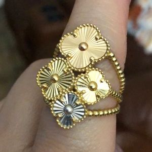 18K Japan Tricolor Flower/Clover leaf Ring 8.5”